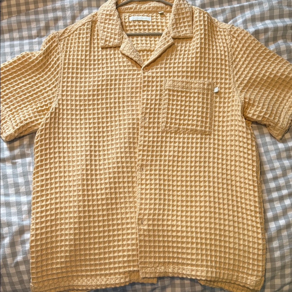 Men's Casual Waffle Knit Shirt in Tan